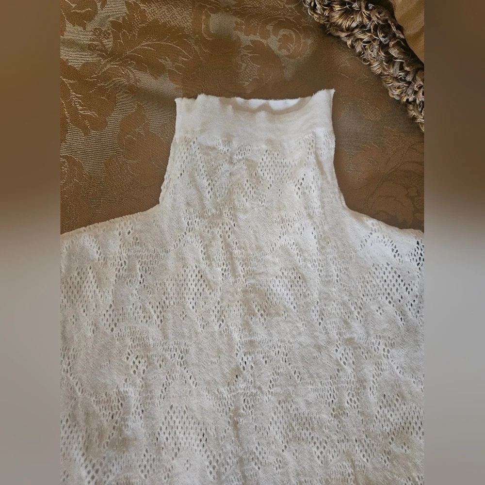 NWOT Out From Under Urban Outfitters See Through Knit Long Sleeve White Top - Picture 12 of 15